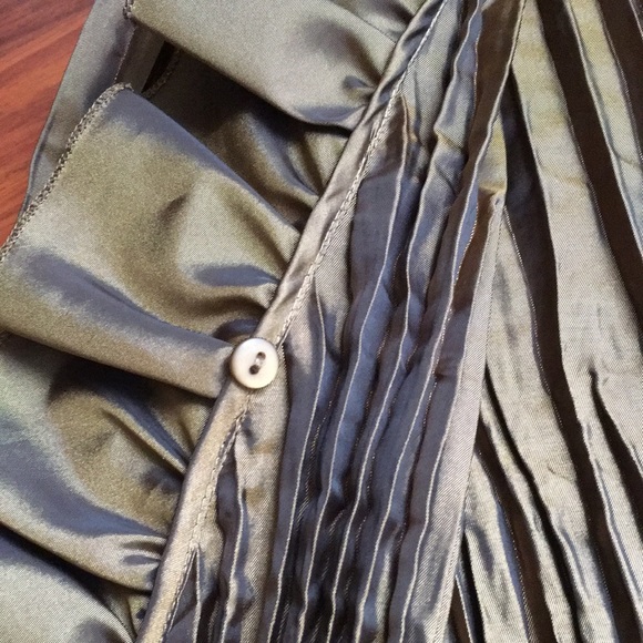 Romantic Ruffled Top - Picture 6 of 10